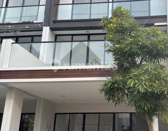 Disewakan Rumah Pik2 Osaka Residence Brand New 3 Lantai Siap Huni