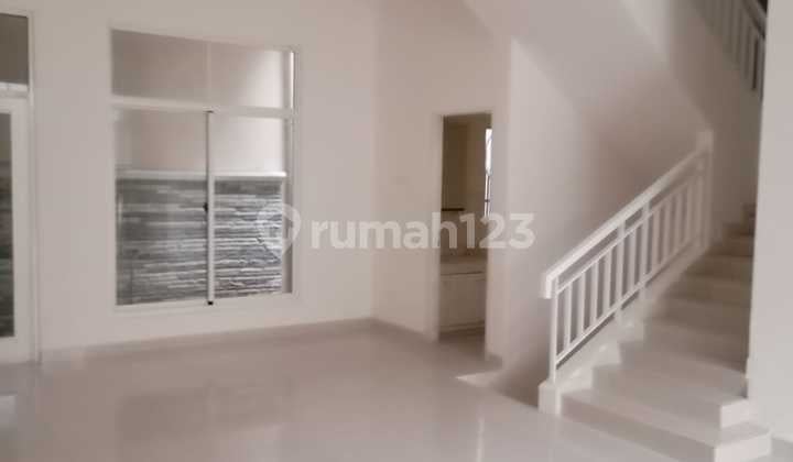 Disewakan Rumah Pik Termurah Lokasi Strategis Siap Huni