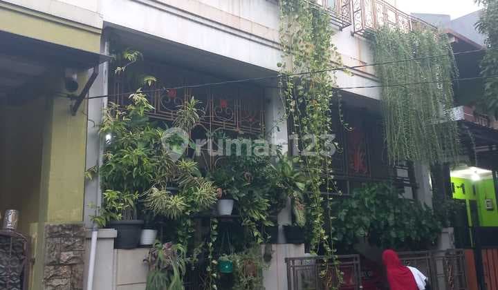 Rumah 2 Lantai SHM di Perumahan Villa Asri, Bekasi