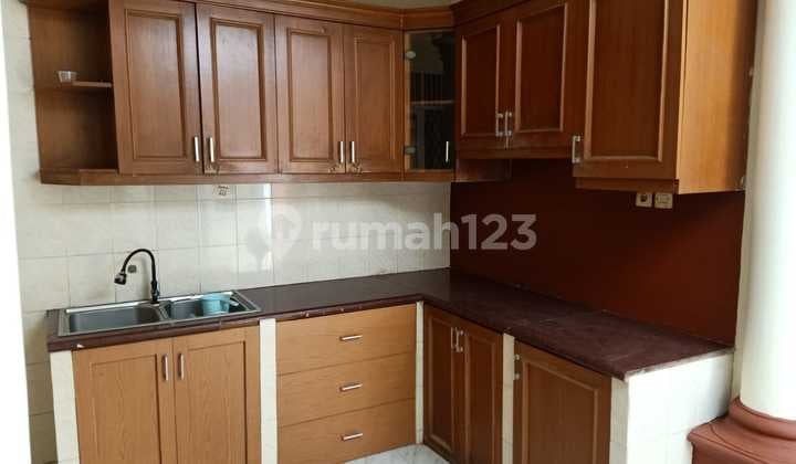 Rumah Bebas Banjir di Thb Pejuang, Bekasi