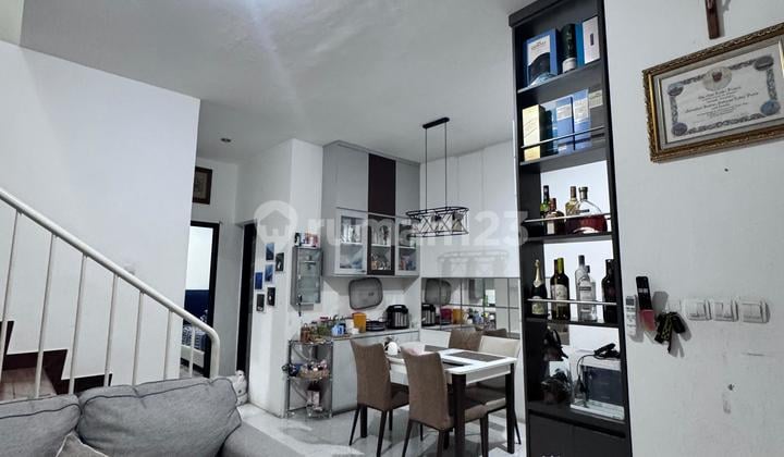 Rumah Cantik Siap Huni 2 1/4 Lantai Di Metland Puri