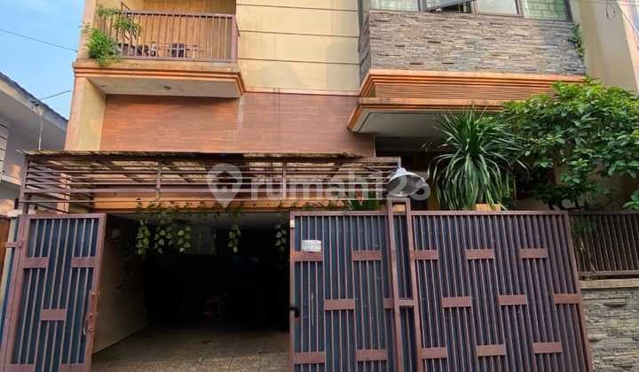 Dekat Akses Tol Jelupang ,Rumah 2 Lantai Murah di Tangsel