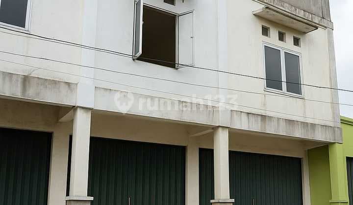 Ruko di Bintaro, Tangerang Selatan pinggir jalan raya