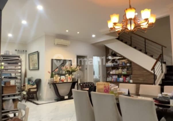 For Sale: Chrysocolla Phg Gading Serpong House, Land Size 204, Building Size 300, SHM, 2.5 Floors, Price 4.65 M Negotiable. Selling a luxurious house in the Chrysocolla Cluster, Paramount Hill Golf (Phg) Gading Serpong. Premium location, exclusive and comfortable environment, close to complete facilities such as