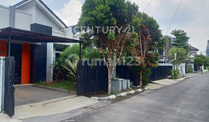 Beautiful Single-Story House in Bumi Sariwangi, Bandung, West Java