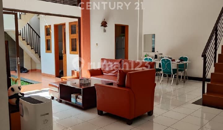 Rumah Cantik 2 Lantai di Komplek Elit Batununggal Indah Bandung