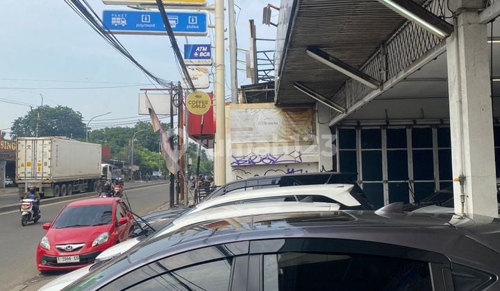 Strategic Roadside Business Location in Medan Satria, Bekasi