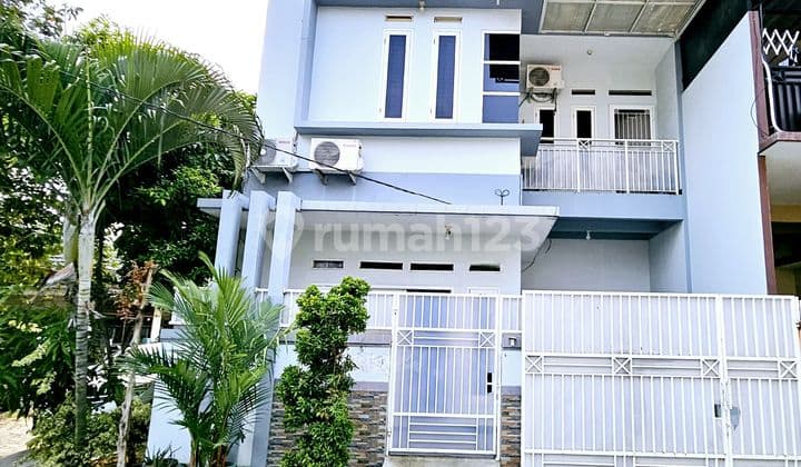 Rumah 2 Lantai Hoek di Harapan Indah Bekasi