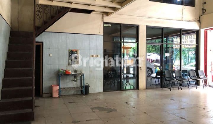 Zero road shop house in Tenggilis.