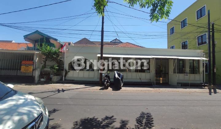 Shop house on Ngagel Street