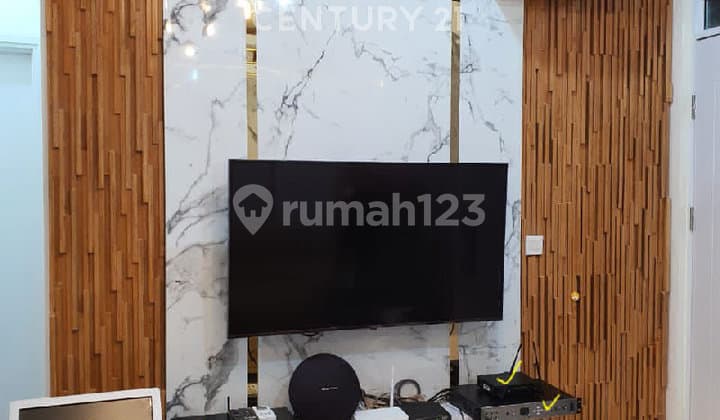 Disewa Rumah 3 Lantai Lavon 2 Swancity Cluster Montana, Tangerang