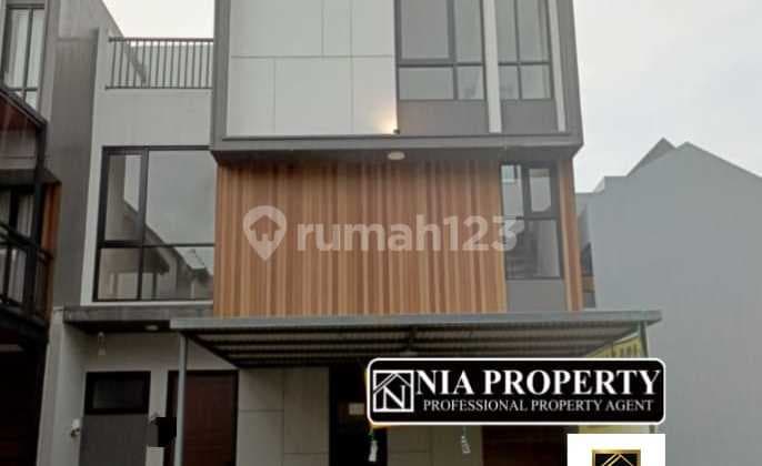 3-Story House in the Latest Cluster of Cibubur Tourist City