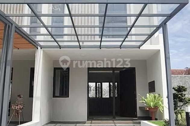 Dijual Rumah Baru 3 Lantai