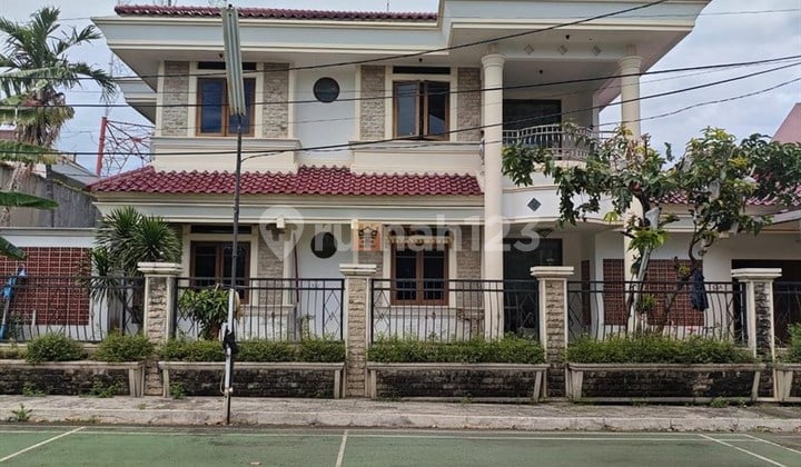SHM! Halaman Luas Nego Sampai Jadi Dijual Rumah 2Lt Dikomple Kobkamtib Joglo