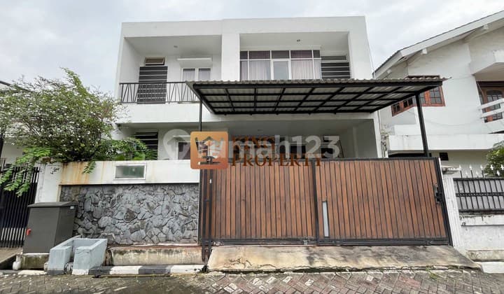 Strategic Location! For Sale: Tomang Mas 2 Villa House, Move-In Ready, Ideal for Investment or Personal Residence.