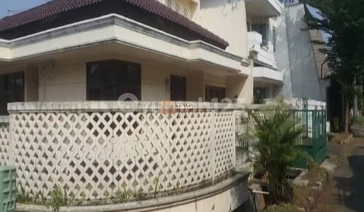 Strategic! SHM For Sale 1.5 Story Unfurnished Hook House in Intercon Kebon Jeruk, West Jakarta, Prime Location