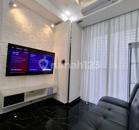 Strategic! A step away from Taman Anggrek Mall. Hublife premium facilities with Club House. For Rent: 1Br Ready-to-Occupy Apartment at Taman Anggrek Residence.