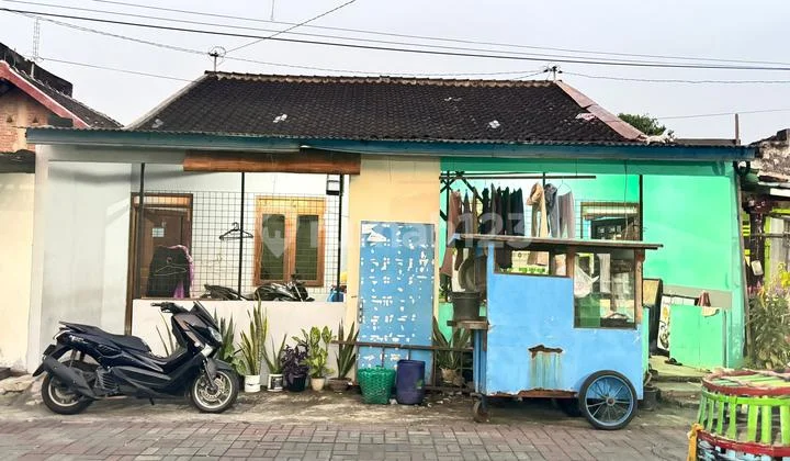 2-Story Good Rented House with SHM Certificate, Semanggi, Solo