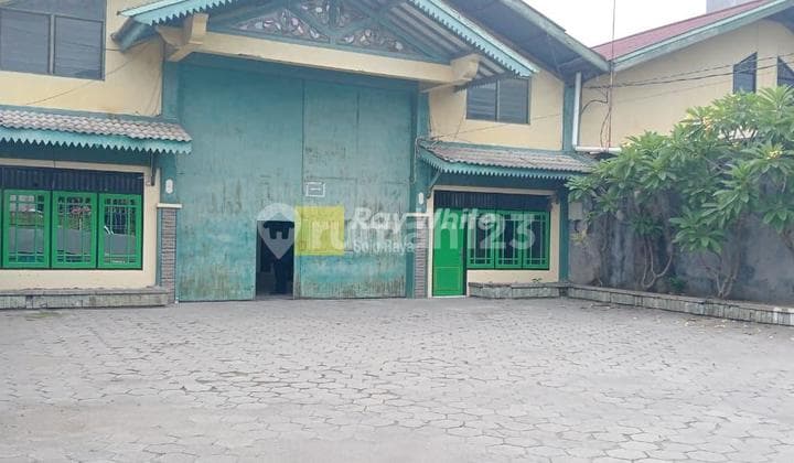 Sewa Gudang Strategis Akses Kontainer Listrik Besar di Manang Grogol