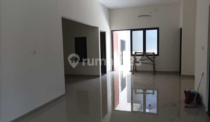 Rumah Manyar Tirtomoyo Dijual Siap Huni