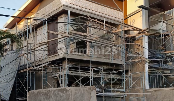 Rumah Baru Hook Manyar Jaya Dijual Siap Huni