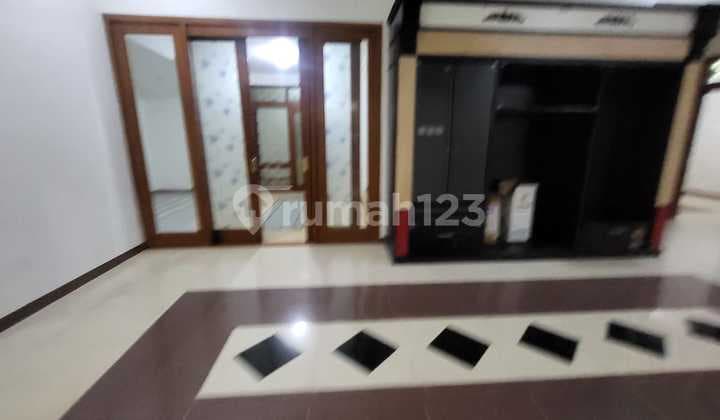 Dijual Rumah Kostan 16 Kamar Diarea Komersil Jakarta Barat