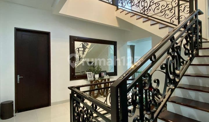 Dijual Rumah Bagus Ada Kolam Renang Jakarta Timur