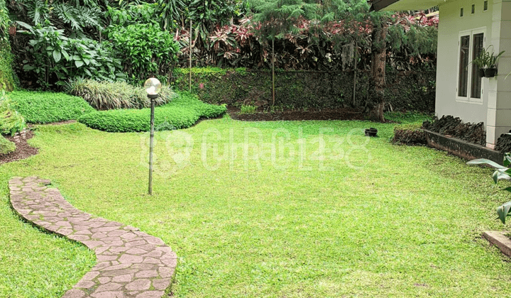 Dijual Villa Aktif Full Furnished di Lembang, Bandung Barat