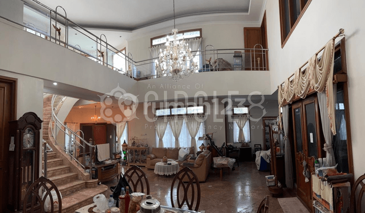 Rumah Mewah Elite Super Luas di Setra Duta Bandung