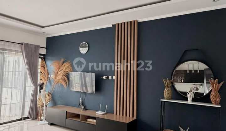 Dijual Rumah Rasa Villa Full Furnish di Lembang Bandung