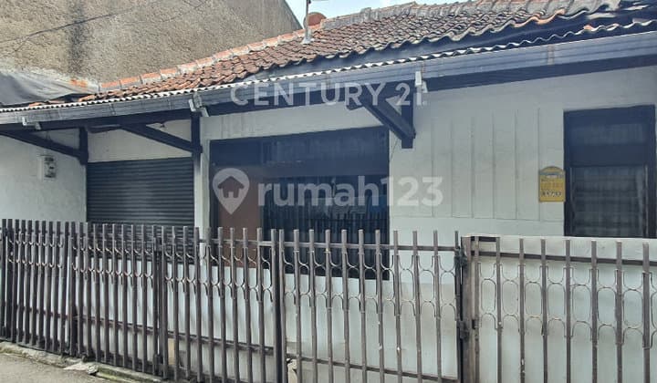 Well-Maintained Old House Including Land, on Jl. Karasak Moh Toha Bandung