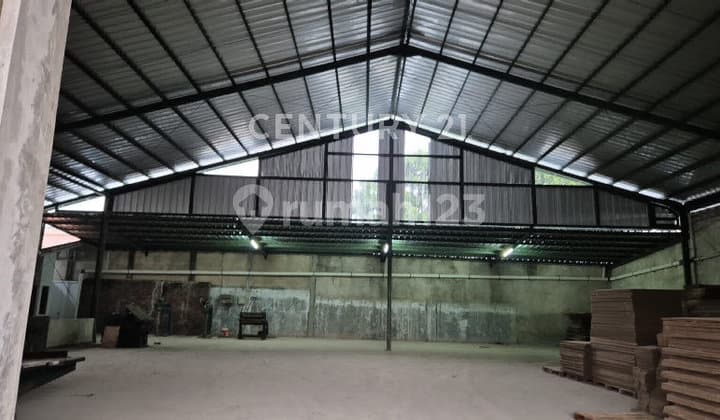 Ready-to-Use Warehouse on Jl Raya Nanjung Cimahi Bandung