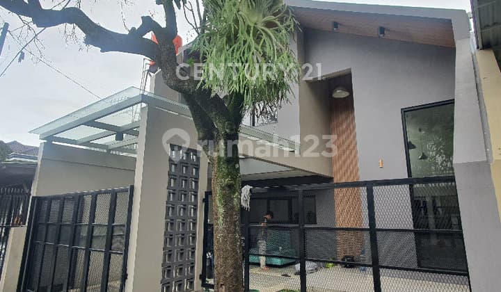 Rumah Baru Full Furnished 2 LT di Tengah Kota Bandung, Turangga
