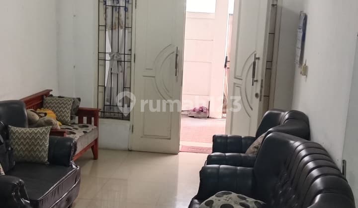 Rumah 2 Lantai - Nyaman & Strategis di Depok Timur