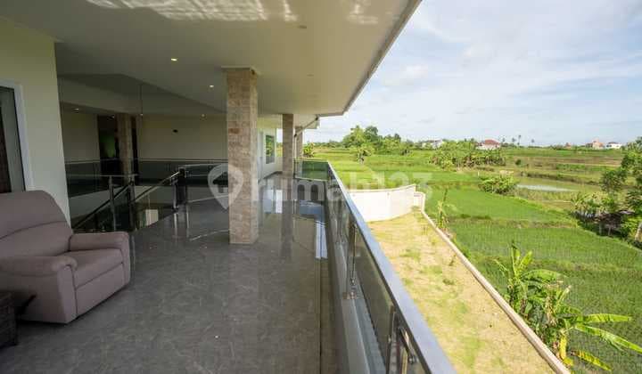 Rumah Mewah Few Sawah dan Gunung Agung di Ketewel