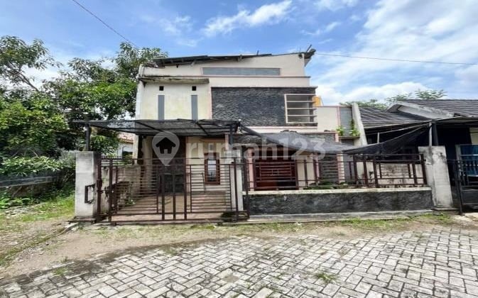 Rumah Bagus Murah Dekat dengan Simpang Lima Gumul di Kediri