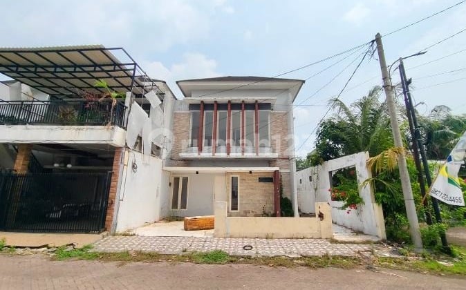 Rumah di Sidoarjo Dekat Alun-Alun