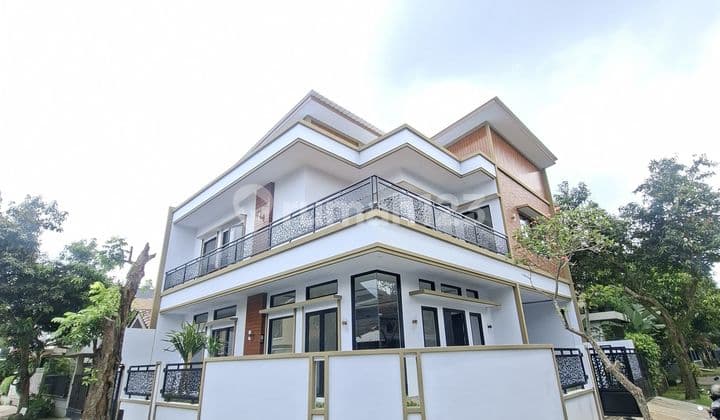 Rumah Mewah Modern Klasik Kontemporer Siap Huni