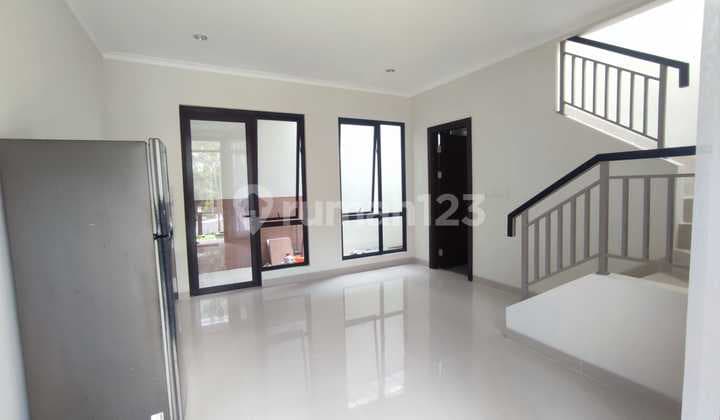 Dijual / Disewakan – Rumah Siap Huni 2 Lantai Podomoro Park