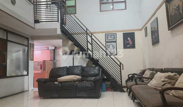 Dijual Rumah Tinggal + Toko 3 Lantai – Lokasi Strategis Mainroad Soekarno Hatta Bandung