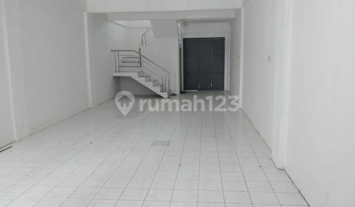 Disewakan Ruko 3,5 Lantai – Full Renov – Jl. Rajawali, Bandunglokasi Strategis – Jalan Besar – Siap Pakai!