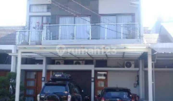 Dijual Rumah Tinggal Mewah & Strategis - Bandung