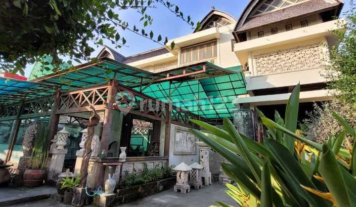 Gedung Komersial Strategis Batubulan