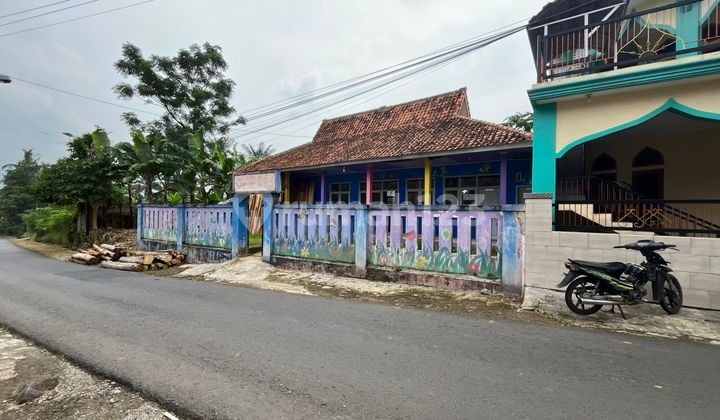 Dijual Tanah dan Bangunan Lokasi Strategis Pinggir Jl Raya Kabupaten di Purwakarta