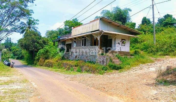 Dijual Tanah dan Bangunan Pinggir Jalan di Kiarapedes Purwakarta