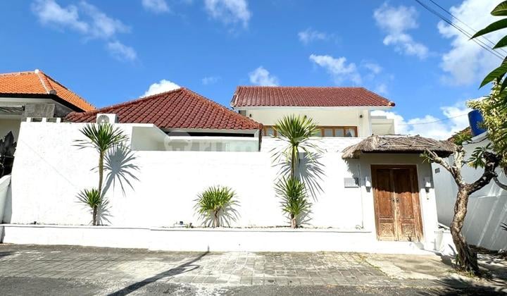 For Sale Modern Villa Design House. Luxurious And Close To Airport Access.