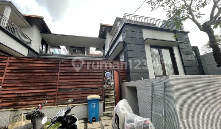 For Rent: Umalas Semer Villa in Kerobokan, Land Area 3 Are, Close to Shopping Center