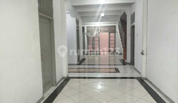 Hot Sale!! Rumah Rapih Dalam Komplek Pinggir Jalan Utama Dekat Mall Buaran Plaza