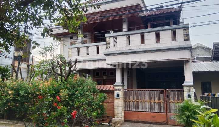 Galaxy Rumah Lega Dalam Cluster 2 Lantai Bebas Banjir