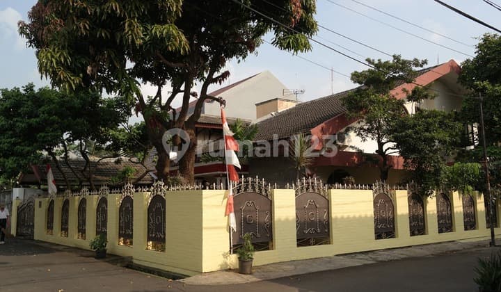For Sale Large 2-Story House Near Arion Mall